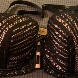 VS Victoria’s Secret Black/Light Pink Plunge Elegant Lace Bra Sz. 36DD New